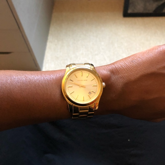 Gold Michael Kors watch - Picture 3 of 3